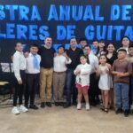 Los alumnos de los talleres de guitarra y teatro de Clodomira cerraron el 2024 con una gran muestra