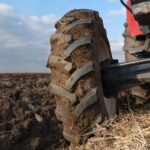 Tragedia en el campo: un peón murió tras ser aplastado por un tractor