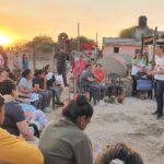 Militantes del Frente Cívico avanzan con las charlas informativas en barrios de Fernández