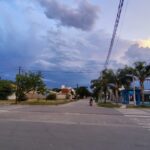 Luego de una jornada calurosa de domingo, las lluvias se hicieron presentes en el interior de la provincia