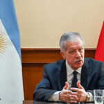 Elías Suárez firmó un decreto para reforzar el control del gasto público