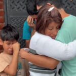 Un influencer le compró una casa a una vendedora ambulante de sahumerios