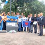 Fernández rindió un emotivo homenaje a los veteranos de la Promoción 49 de Infantería de Marina