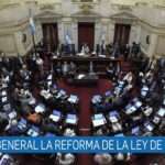 Luego de una jornada de violencia y represión, el Senado aprobó las modificaciones a la ley de glaciares