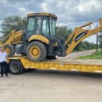 Inversión histórica en Garza: El Comisionado Tenaglia adquirió una retroexcavadora con fondos propios