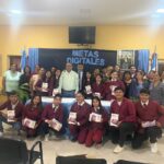 Entrega de tablets a estudiantes de la Escuela Técnica N° 13