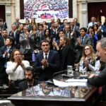 Manuel Adorni se defendió en Diputados y esquivó preguntas de la oposición: “No cometí delitos y no voy a renunciar”