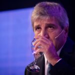Escándalo en Economía: Luis Caputo aceptó la renuncia de Carlos Frugoni tras revelarse bienes ocultos en el exterior