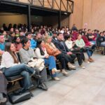 Darío Sztajnszrajber encabezó un multitudinario conversatorio con jóvenes en la ciudad de Fernández