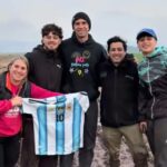 De héroe en Qatar a rescatado en el barro: la insólita odisea del “Dibu” Martínez con dos hinchas