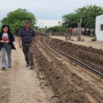 Extienden la red de agua potable en un sector de Buey Muerto y benefician a varias familias